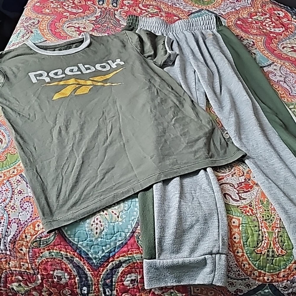 Boys tee sweatpant outfit